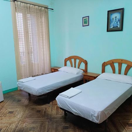 Hostal Machin Мадрид Экстерьер фото