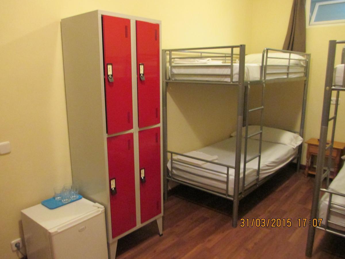 Hostal Machin Мадрид Экстерьер фото