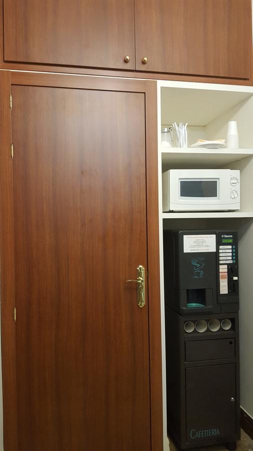 Hostal Machin Мадрид Экстерьер фото